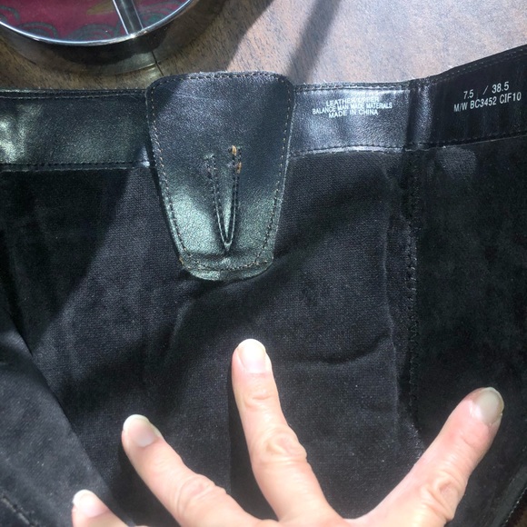 Boots - Picture 3 of 8